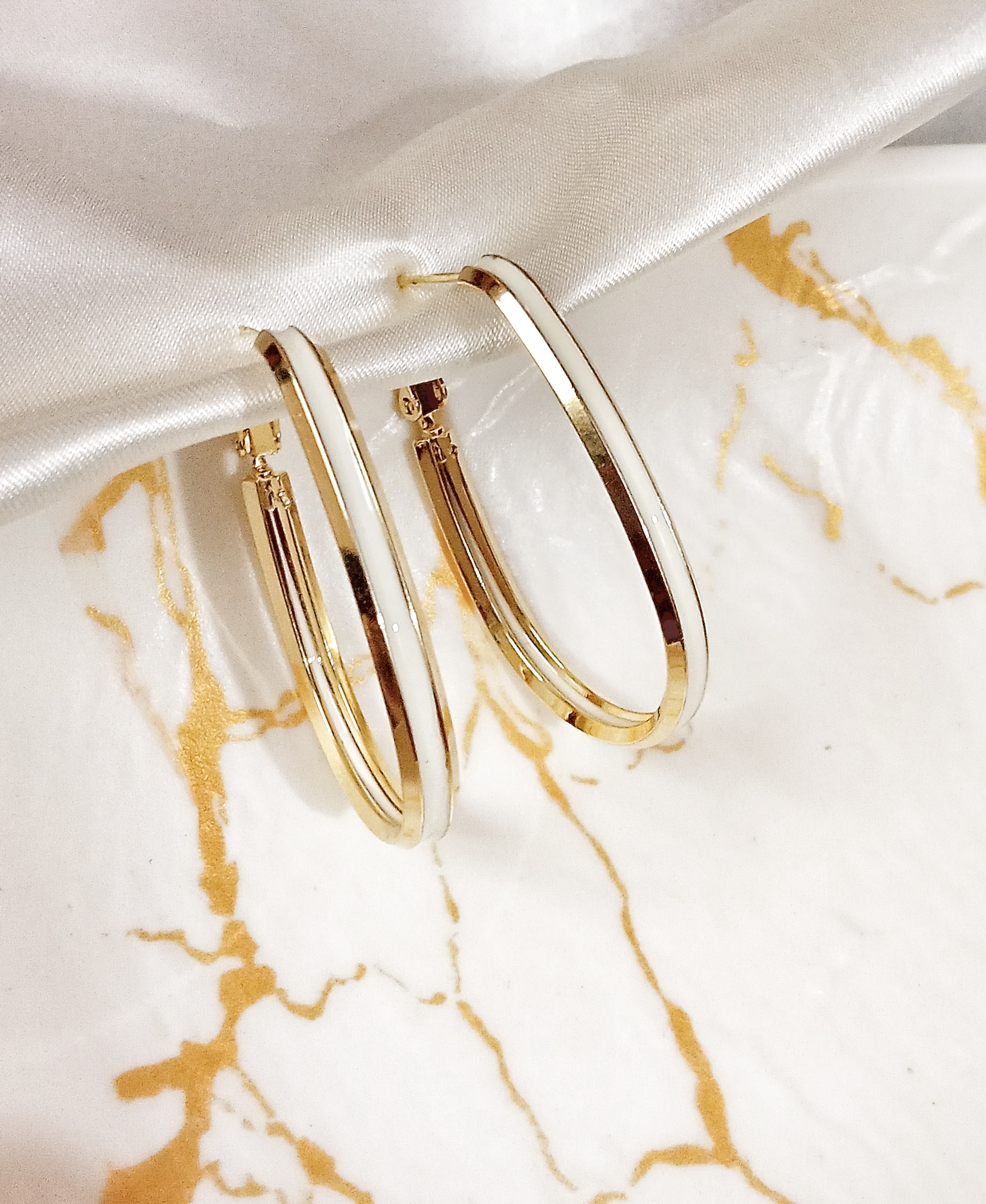 Noa Hoop Earring - Image 2