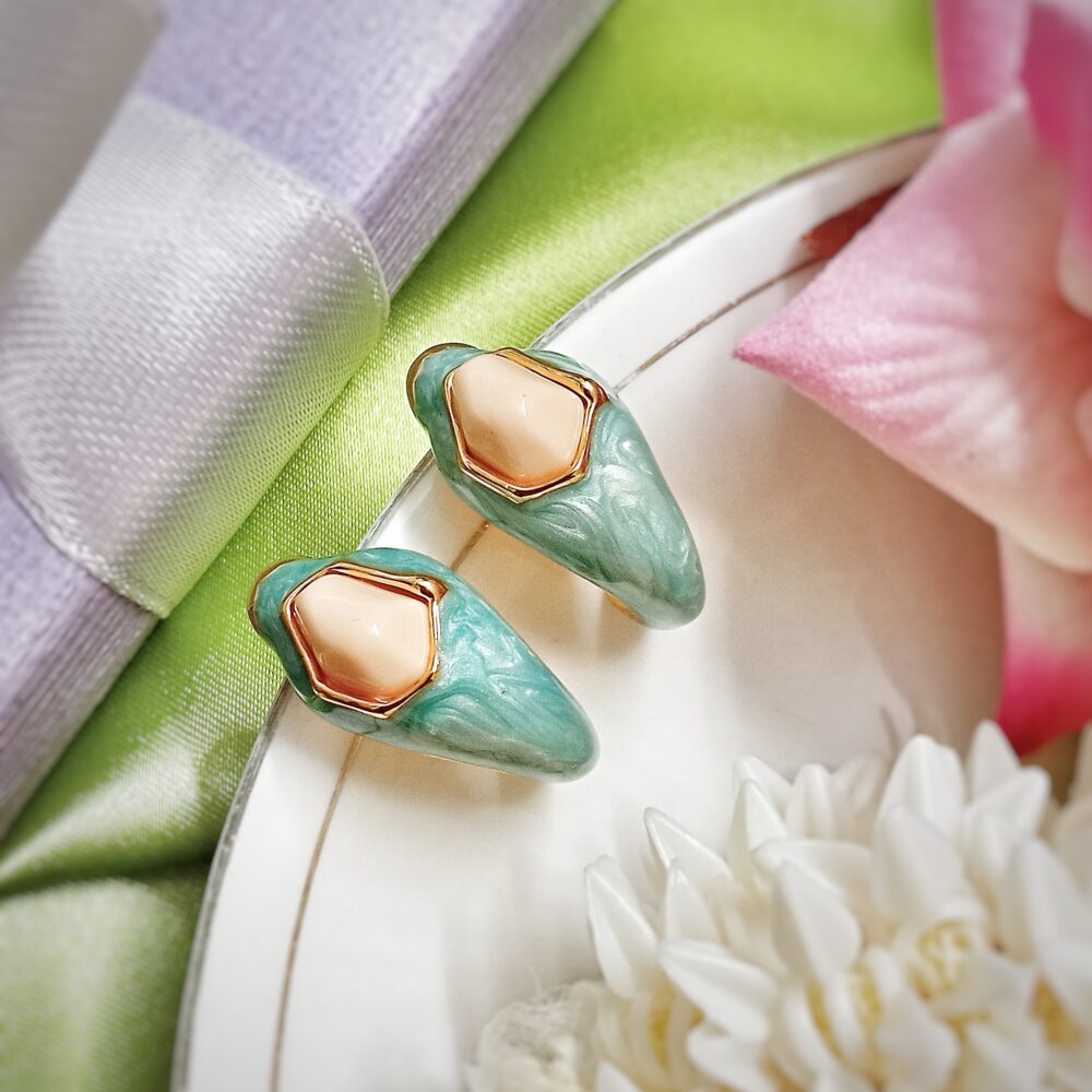 Rue Stud Earrings (Blue)