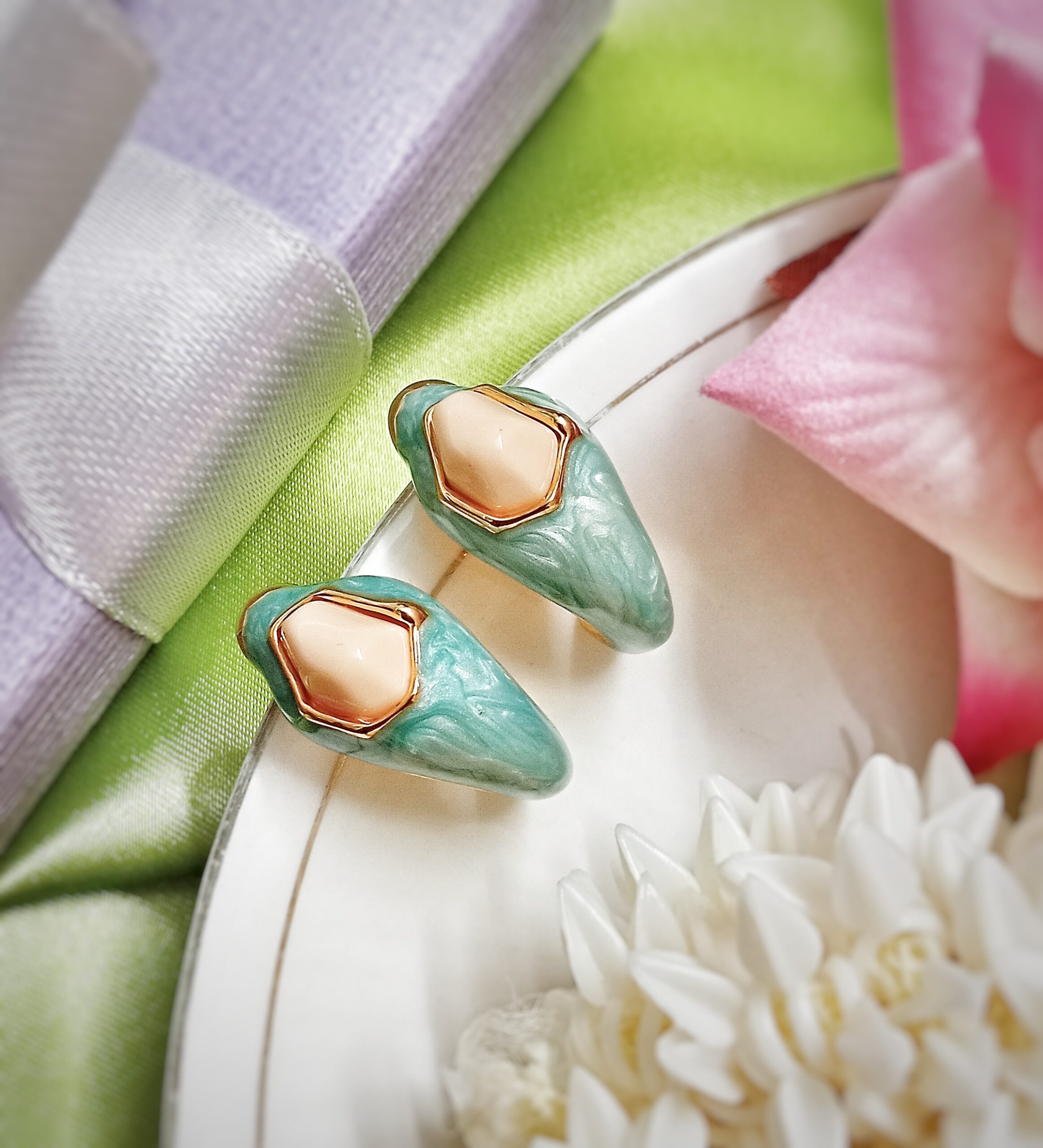 Rue Stud Earrings (Blue)