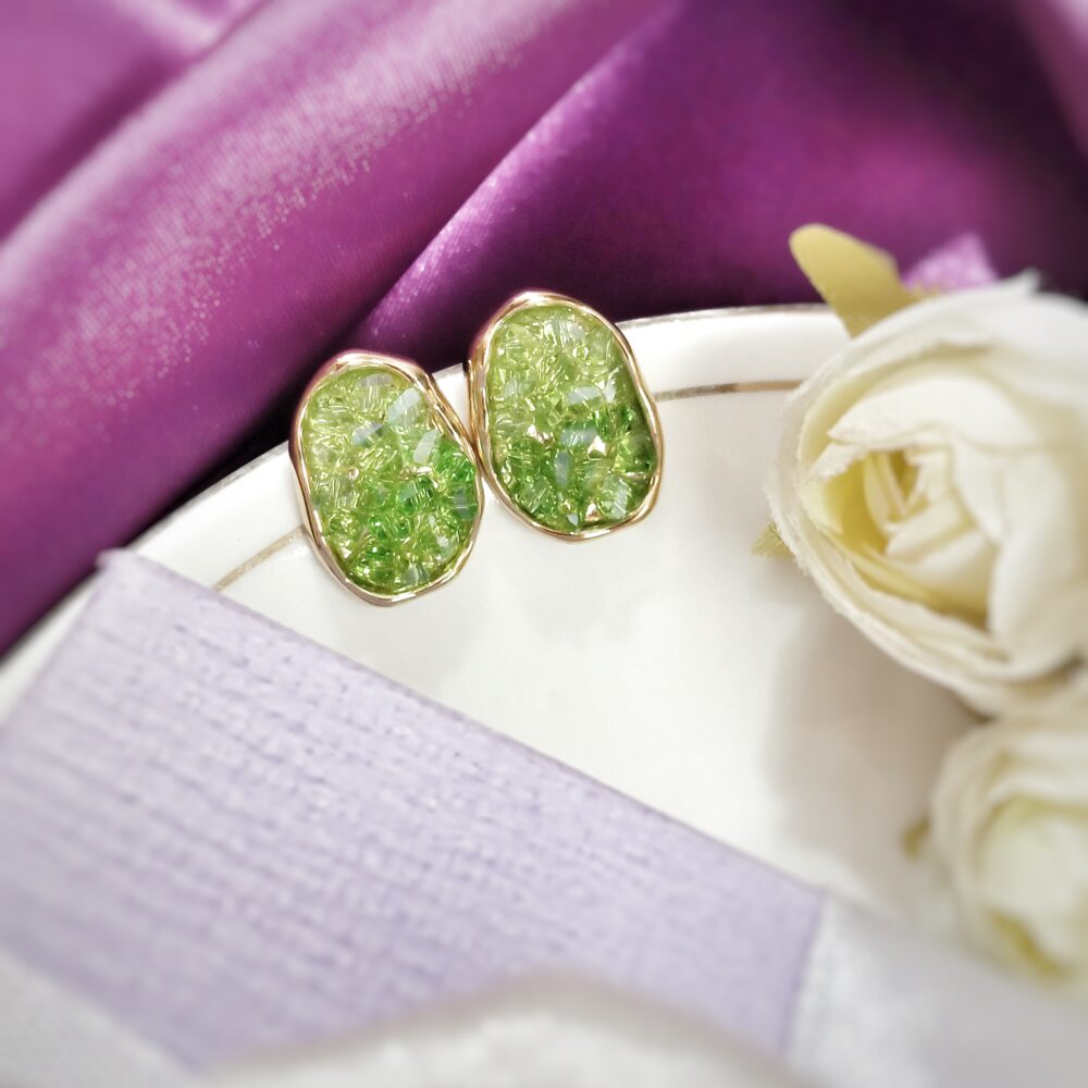 Una Stud Earrings (Green)