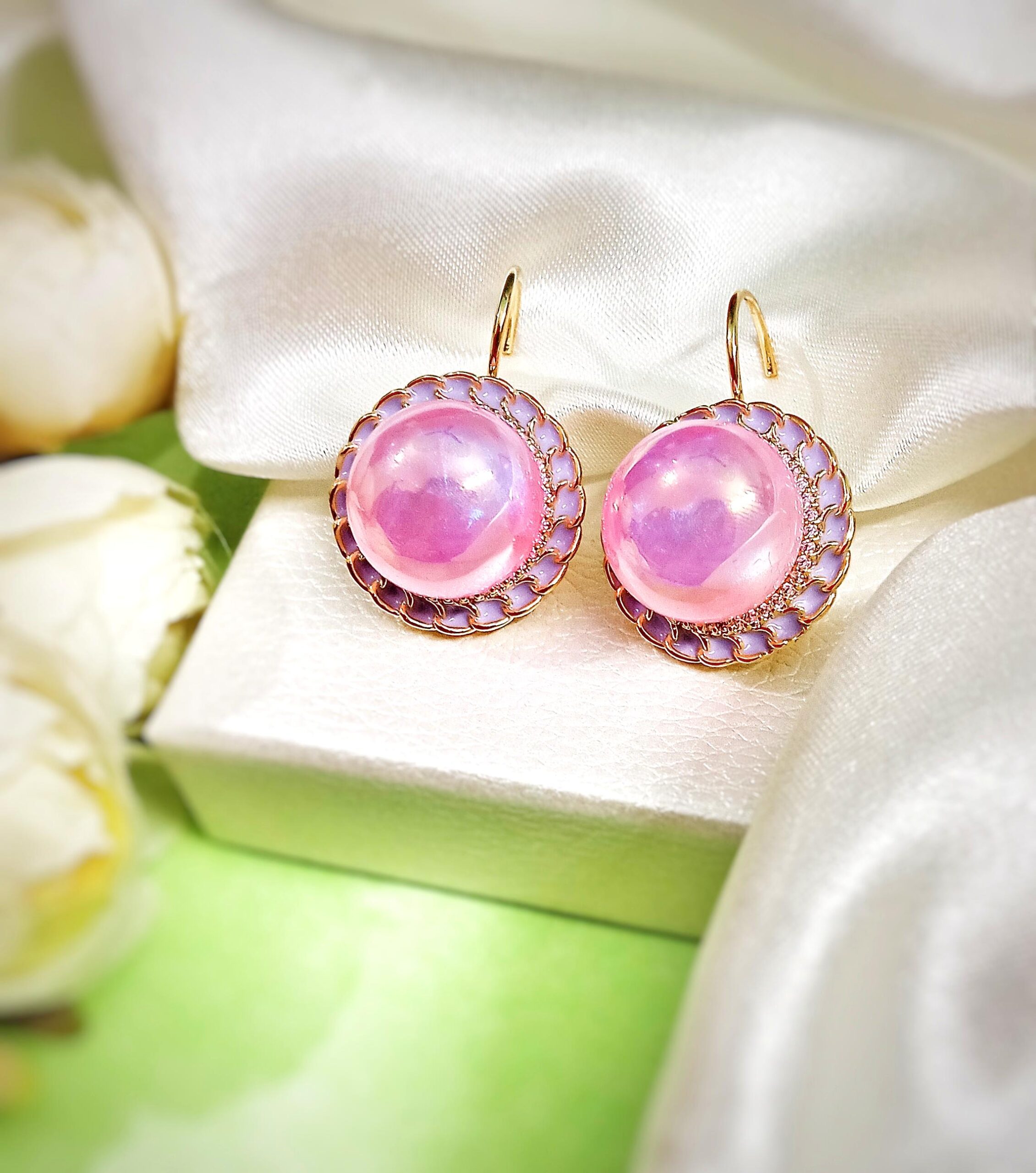Zora Pearl Stud Earrings (Pink)