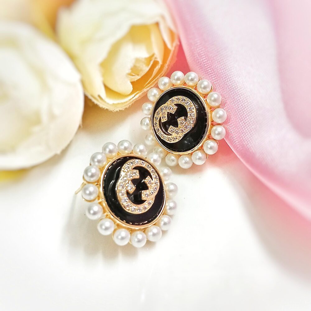 Coco MOP Stud Earrings (Black)